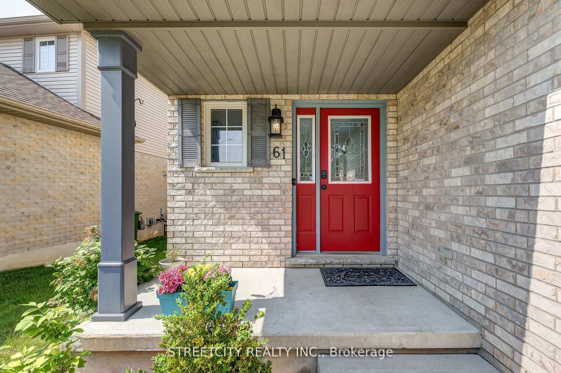 Photo 2 of 61 Meadowvale Drive, St. Thomas — HOMEH