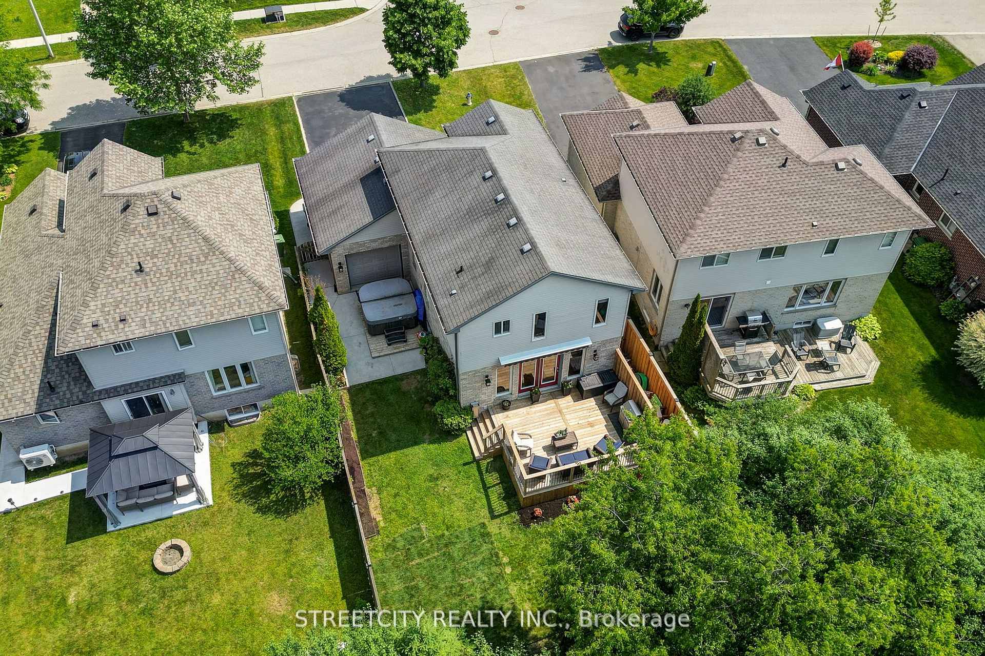 Photo 3 of 61 Meadowvale Drive, St. Thomas — HOMEH