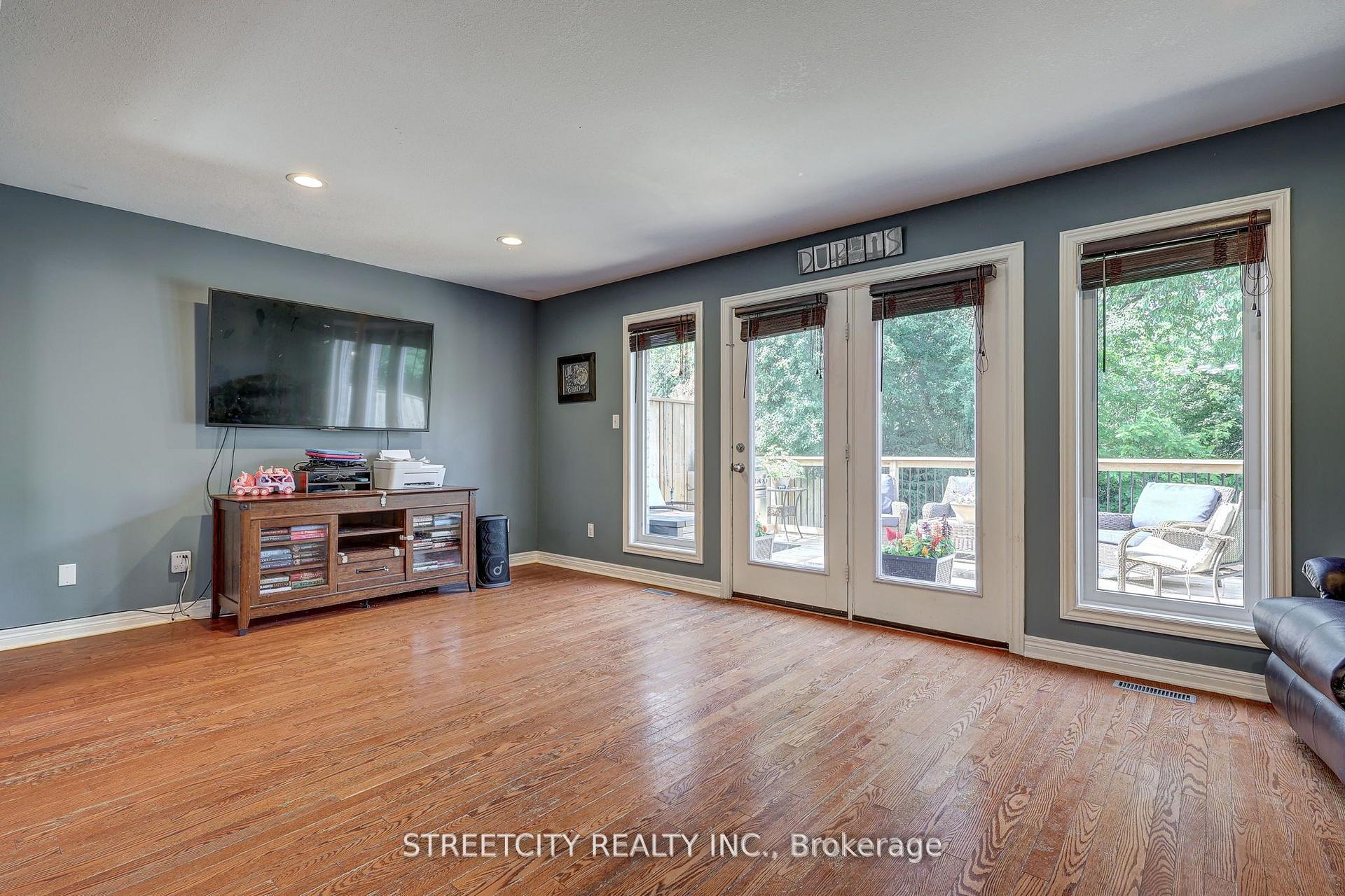 Photo 18 of 61 Meadowvale Drive, St. Thomas — HOMEH
