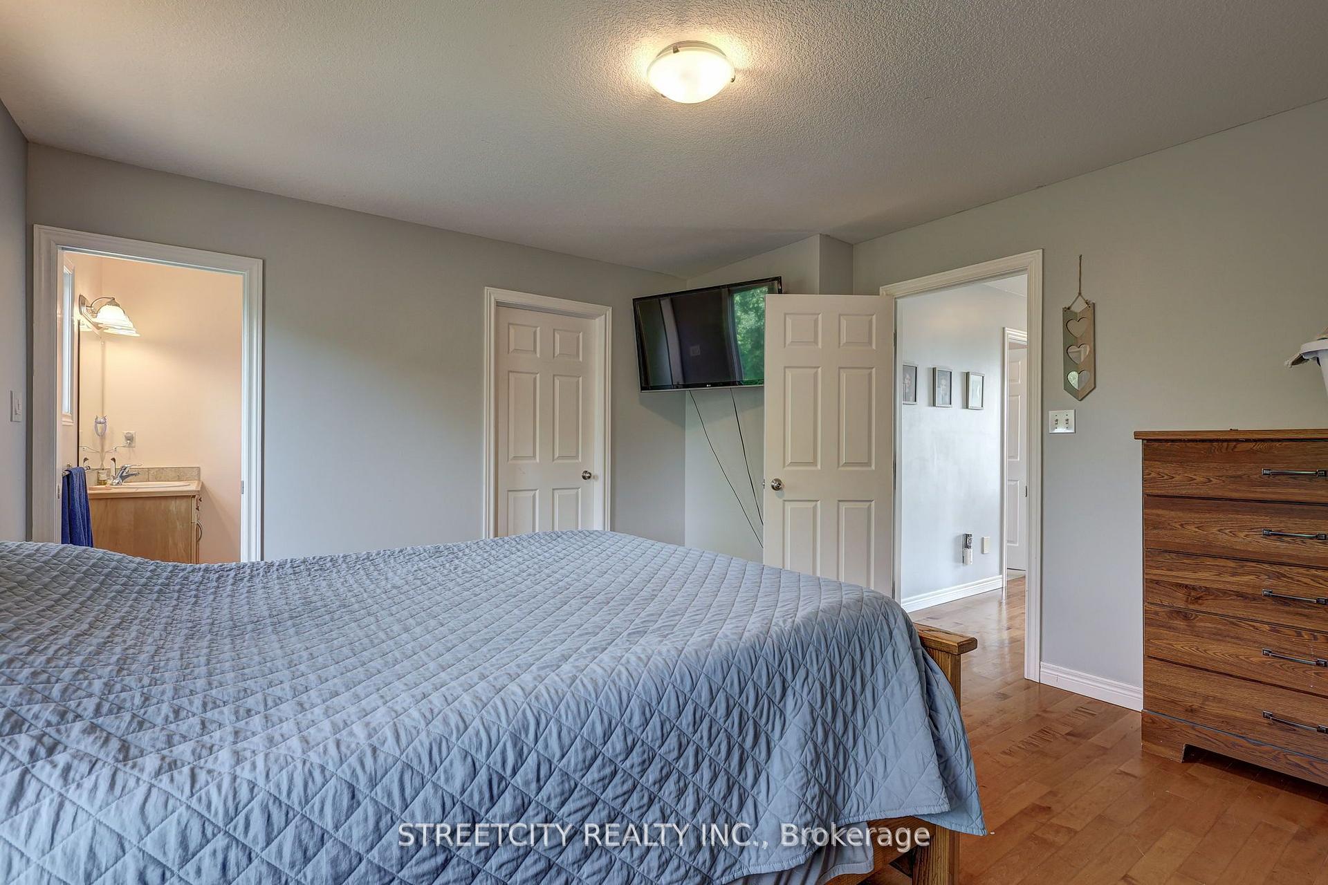 Photo 23 of 61 Meadowvale Drive, St. Thomas — HOMEH