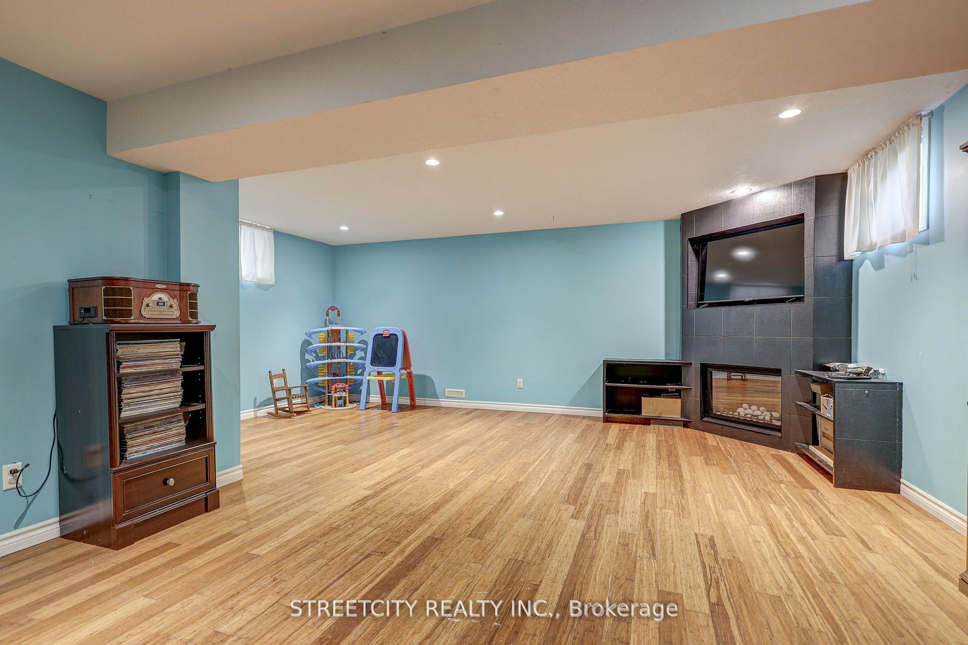 Photo 32 of 61 Meadowvale Drive, St. Thomas — HOMEH
