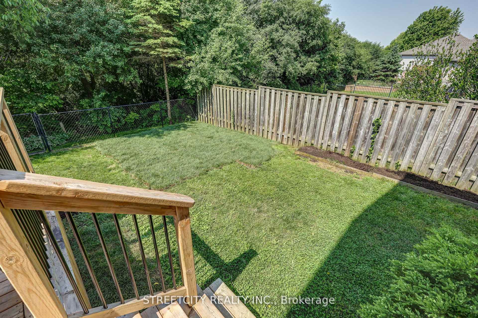 Photo 41 of 61 Meadowvale Drive, St. Thomas — HOMEH