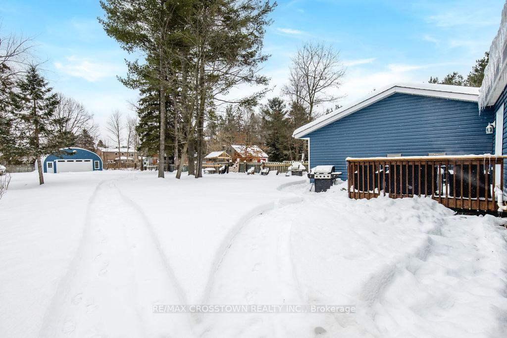 Photo 4 of 1089 Bayfield Street N, Springwater, Midhurst — HOMEH