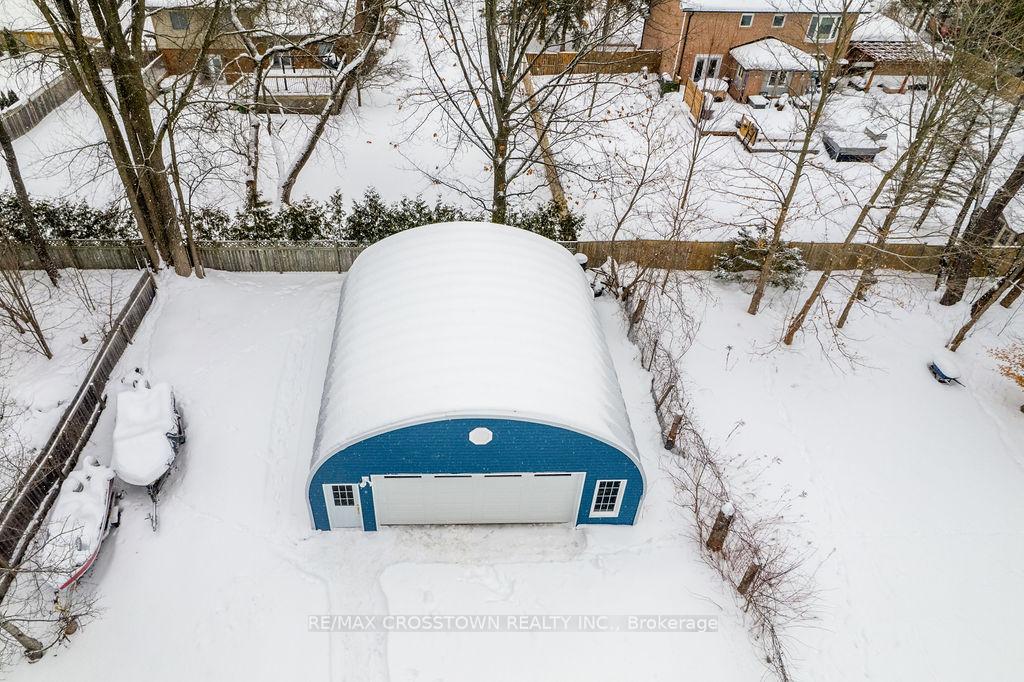 Photo 5 of 1089 Bayfield Street N, Springwater, Midhurst — HOMEH
