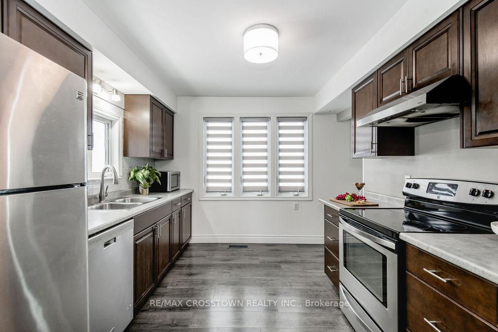 Photo 10 of 1089 Bayfield Street N, Springwater, Midhurst — HOMEH