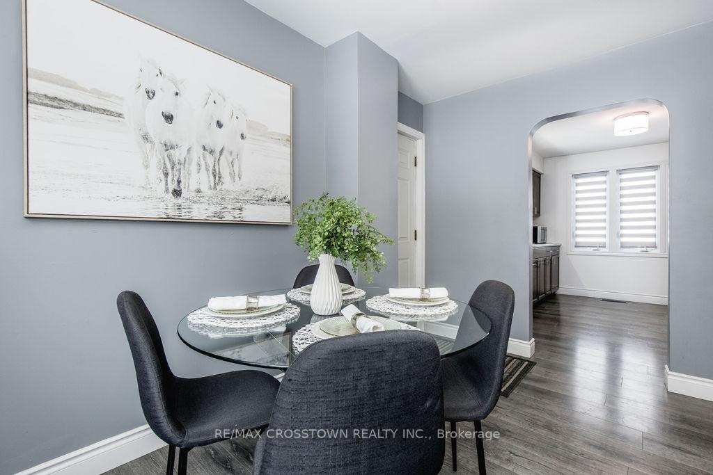Photo 13 of 1089 Bayfield Street N, Springwater, Midhurst — HOMEH