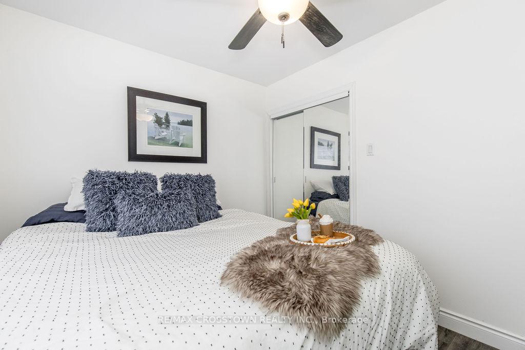 Photo 17 of 1089 Bayfield Street N, Springwater, Midhurst — HOMEH