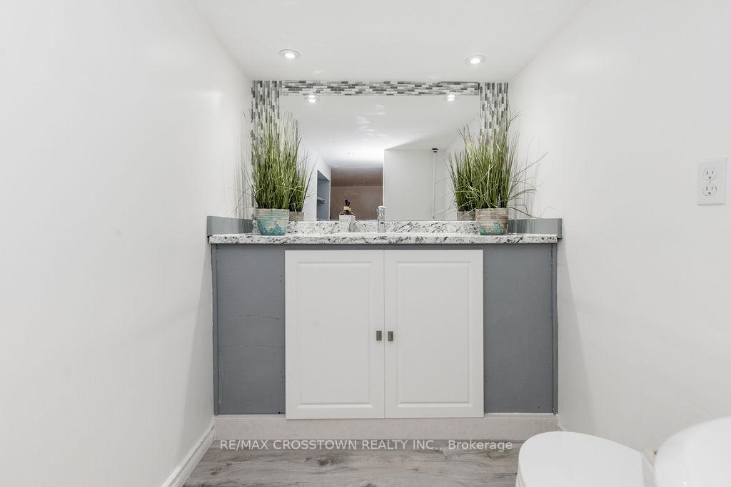 Photo 29 of 1089 Bayfield Street N, Springwater, Midhurst — HOMEH