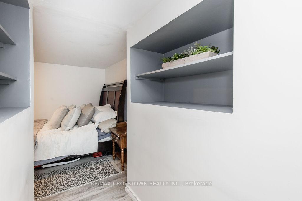 Photo 30 of 1089 Bayfield Street N, Springwater, Midhurst — HOMEH