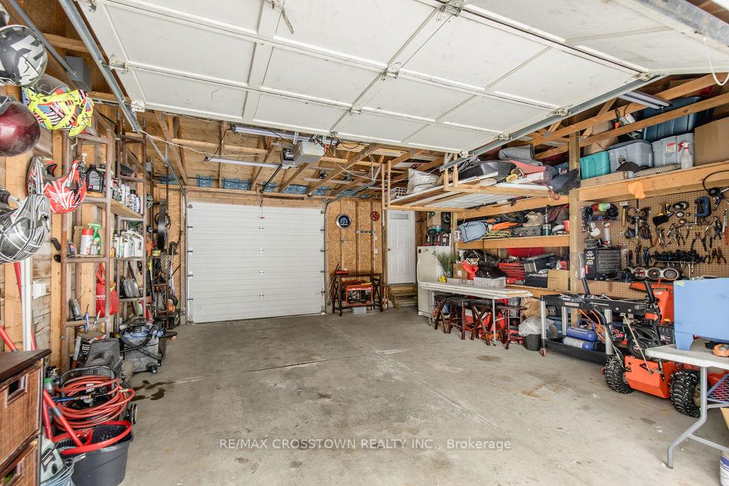 Photo 39 of 1089 Bayfield Street N, Springwater, Midhurst — HOMEH