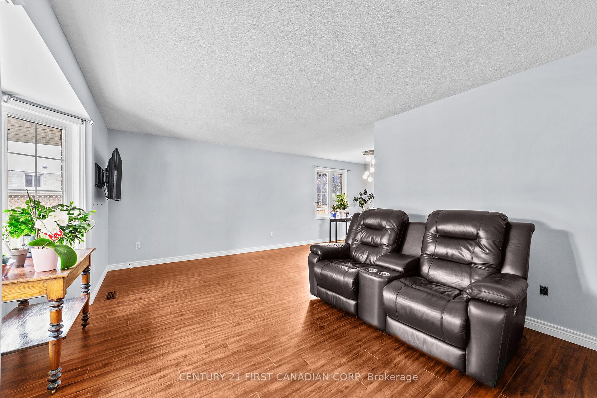 Photo 11 of 7 Sifton Drive, St. Thomas — HOMEH