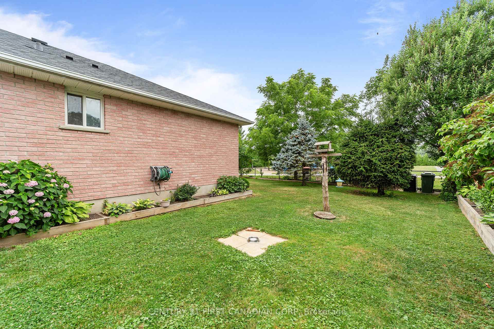 Photo 37 of 7 Sifton Drive, St. Thomas — HOMEH
