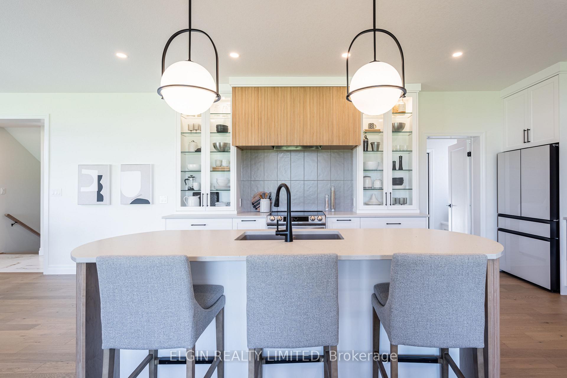 Photo 12 of 260 Renaissance Drive, St. Thomas — HOMEH