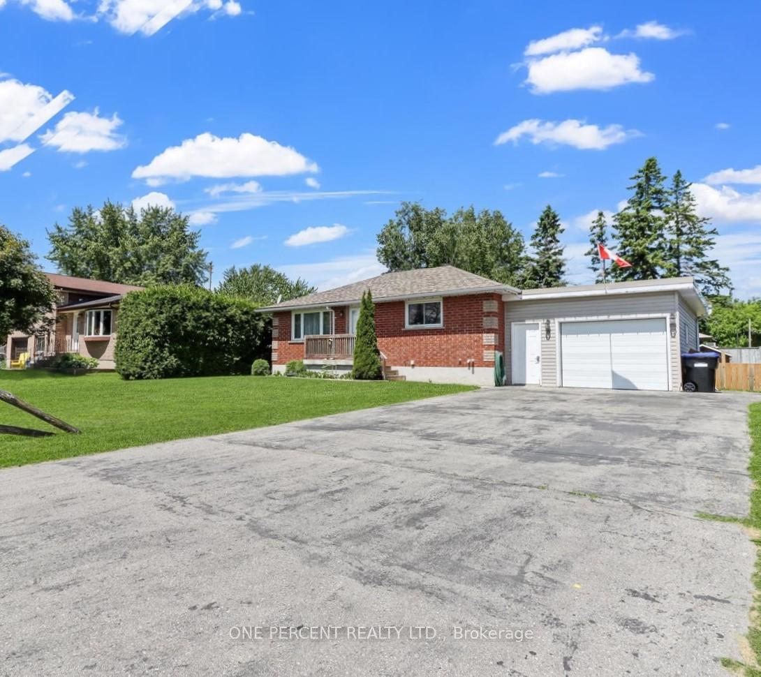 Photo 3 of 8 Robinson Road, Springwater, Elmvale — HOMEH