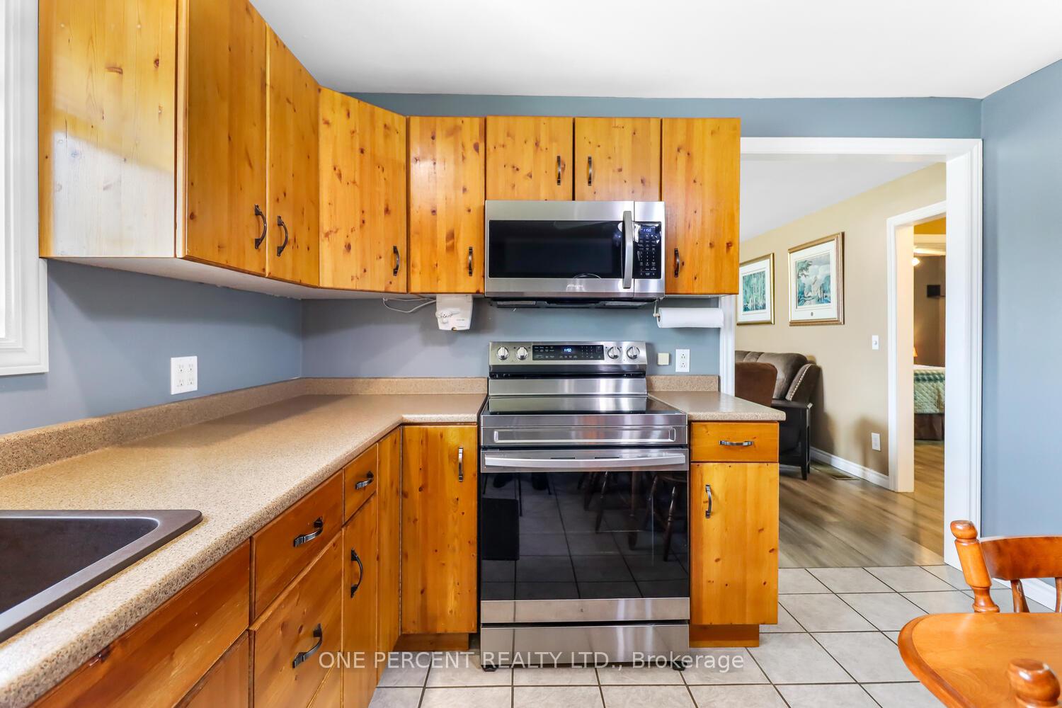 Photo 6 of 8 Robinson Road, Springwater, Elmvale — HOMEH