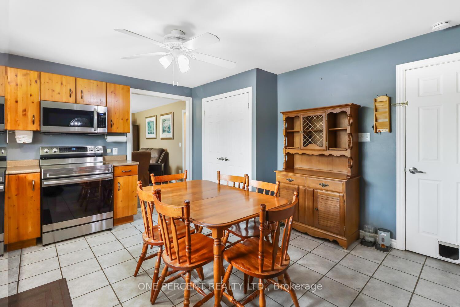 Photo 7 of 8 Robinson Road, Springwater, Elmvale — HOMEH