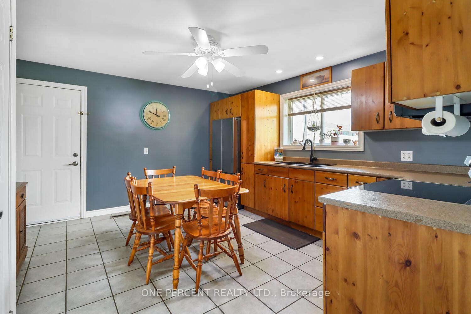 Photo 8 of 8 Robinson Road, Springwater, Elmvale — HOMEH