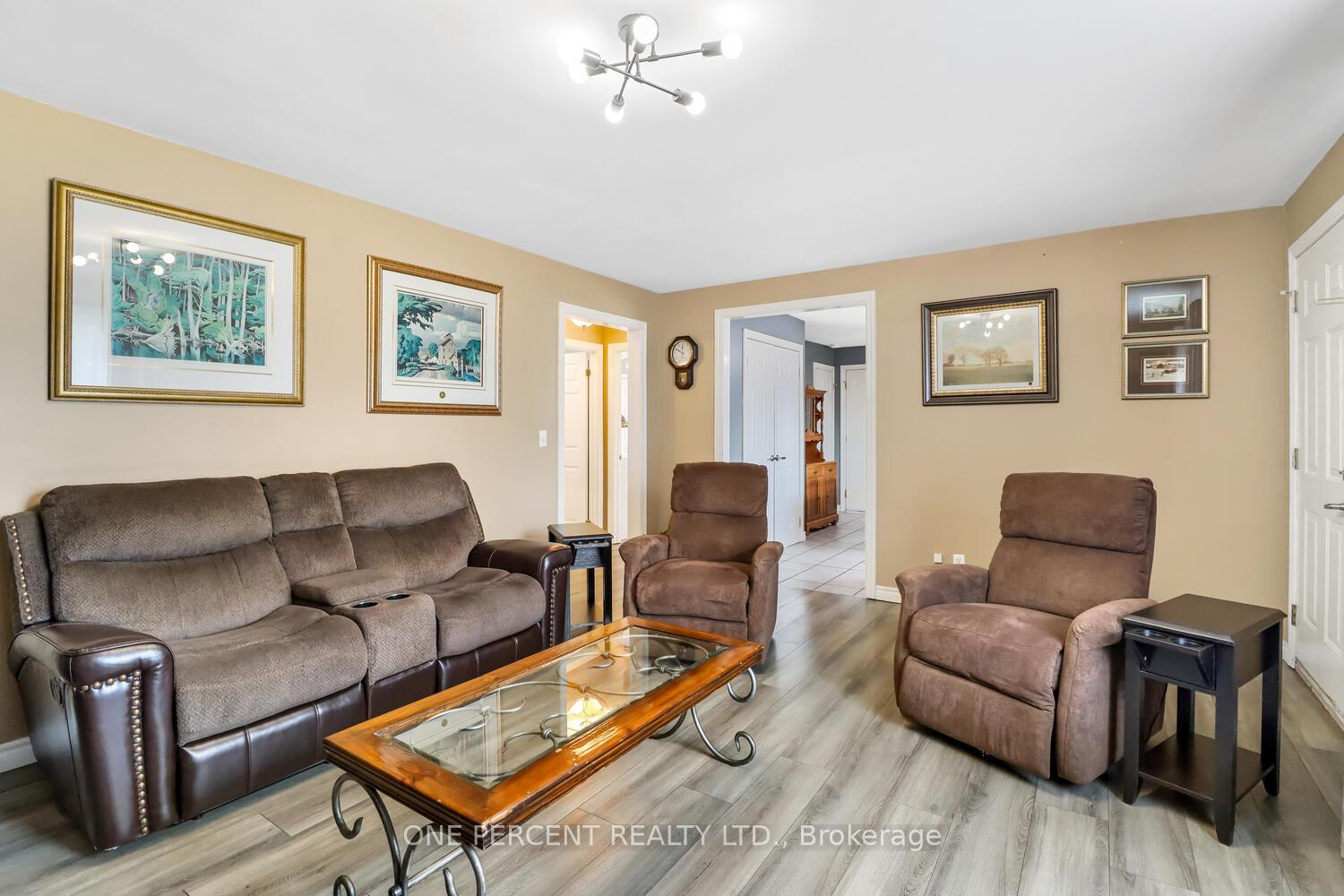 Photo 9 of 8 Robinson Road, Springwater, Elmvale — HOMEH