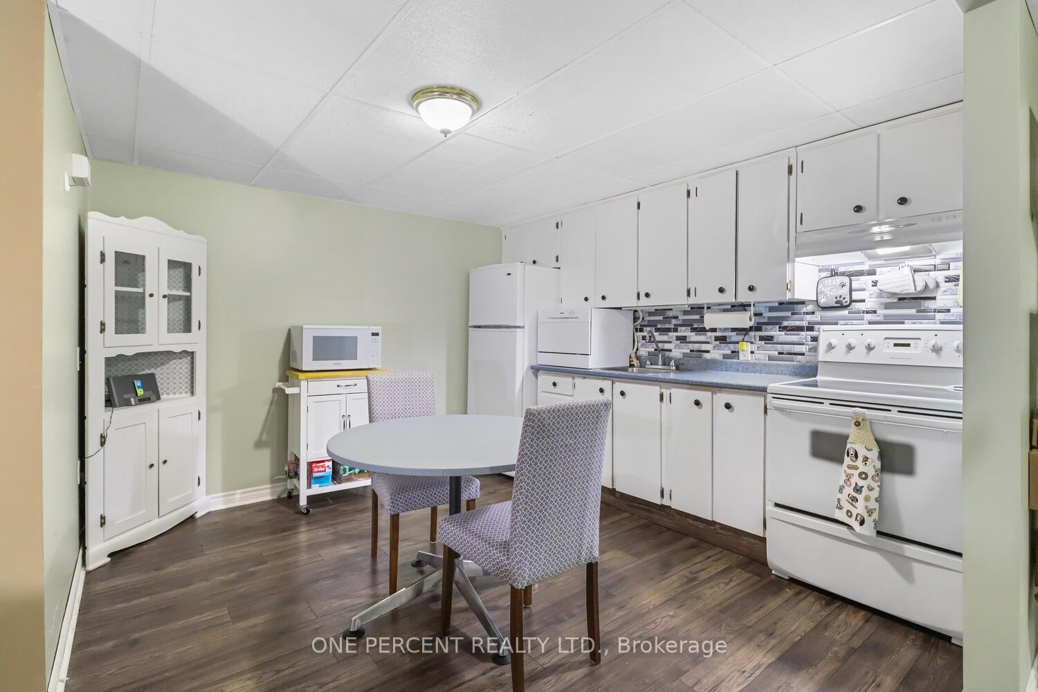 Photo 20 of 8 Robinson Road, Springwater, Elmvale — HOMEH
