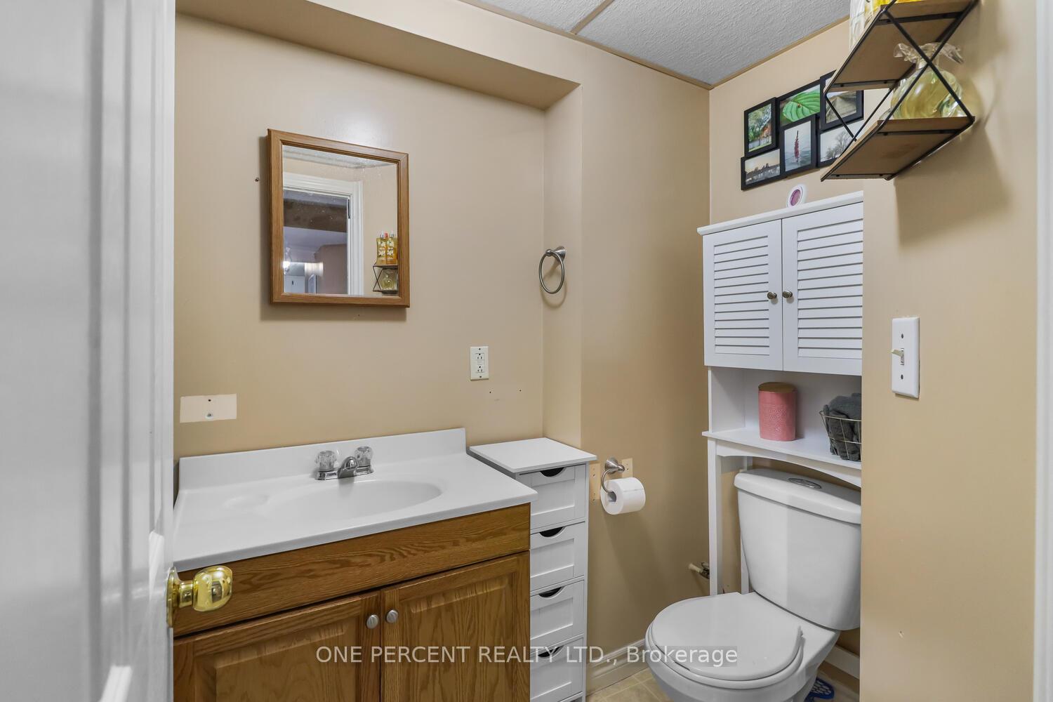 Photo 28 of 8 Robinson Road, Springwater, Elmvale — HOMEH