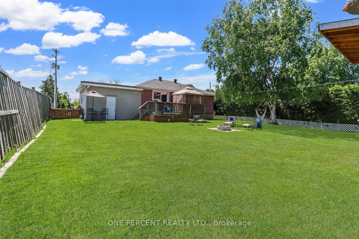 Photo 32 of 8 Robinson Road, Springwater, Elmvale — HOMEH