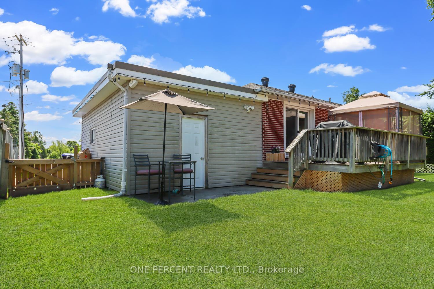 Photo 33 of 8 Robinson Road, Springwater, Elmvale — HOMEH