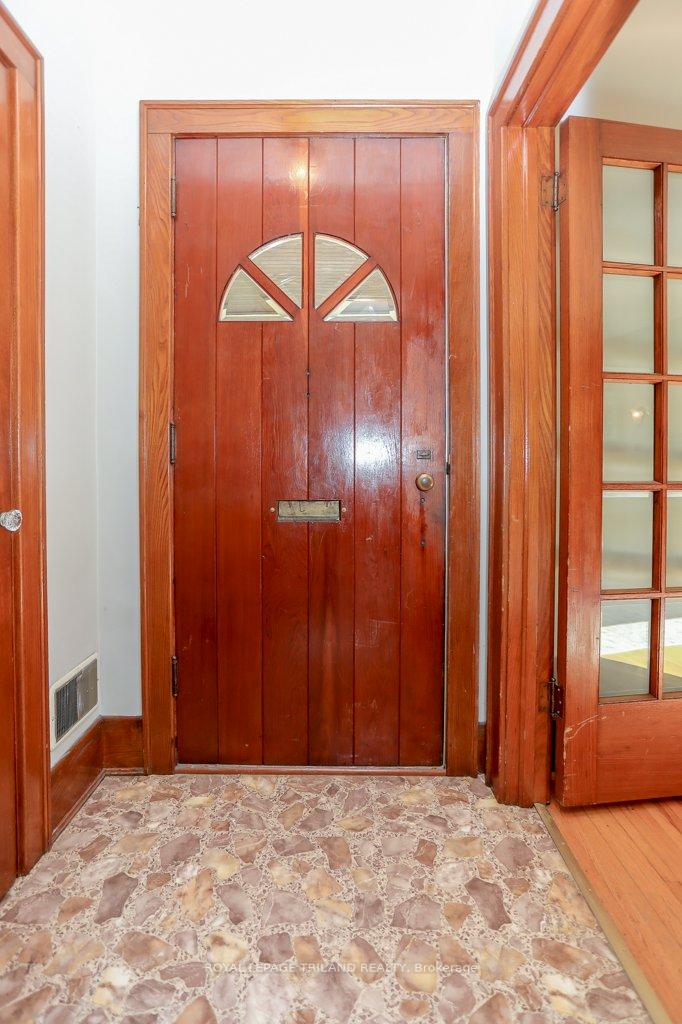 Photo 7 of 230 Sunset Drive, St. Thomas — HOMEH