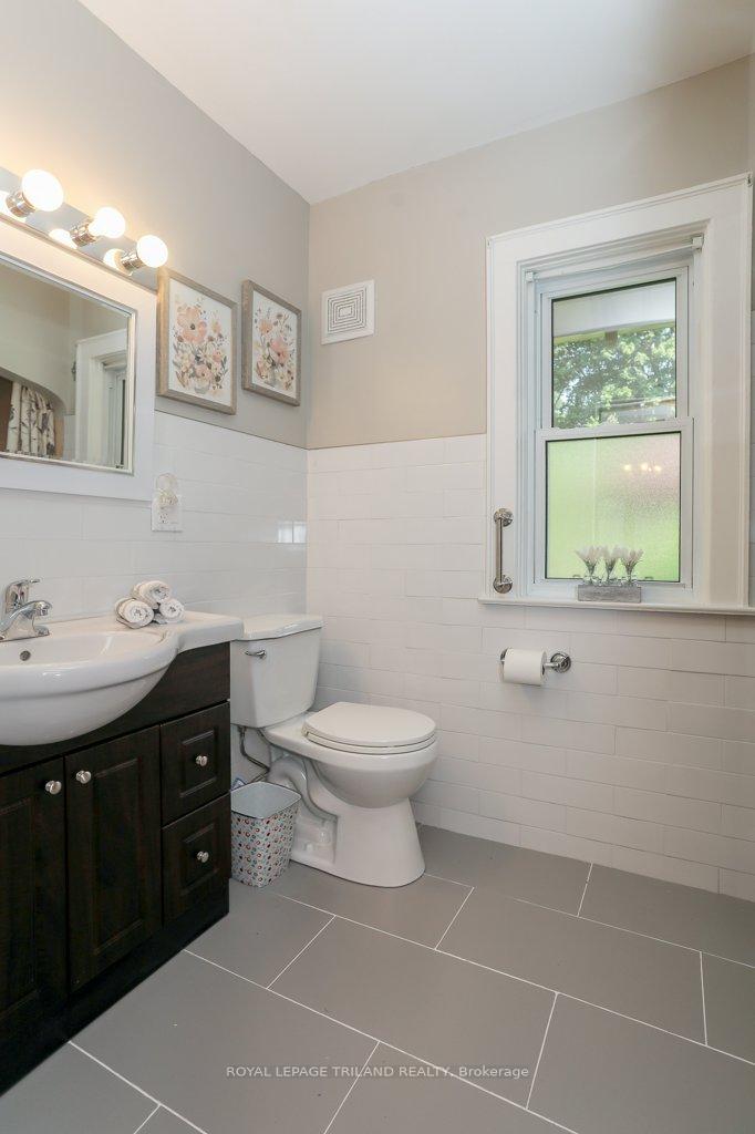 Photo 31 of 230 Sunset Drive, St. Thomas — HOMEH