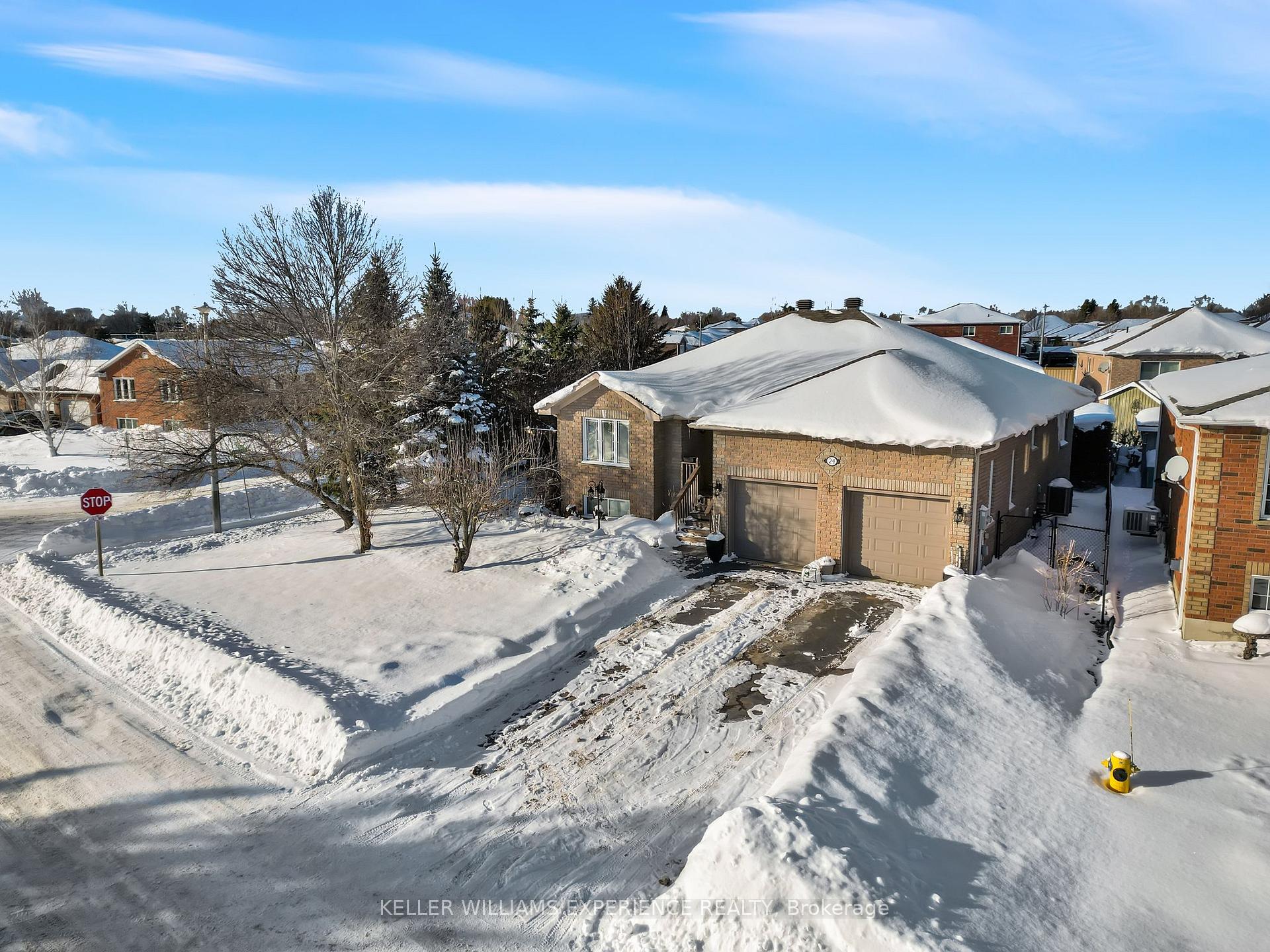 Photo 2 of 24 Graham Street, Springwater, Elmvale — HOMEH