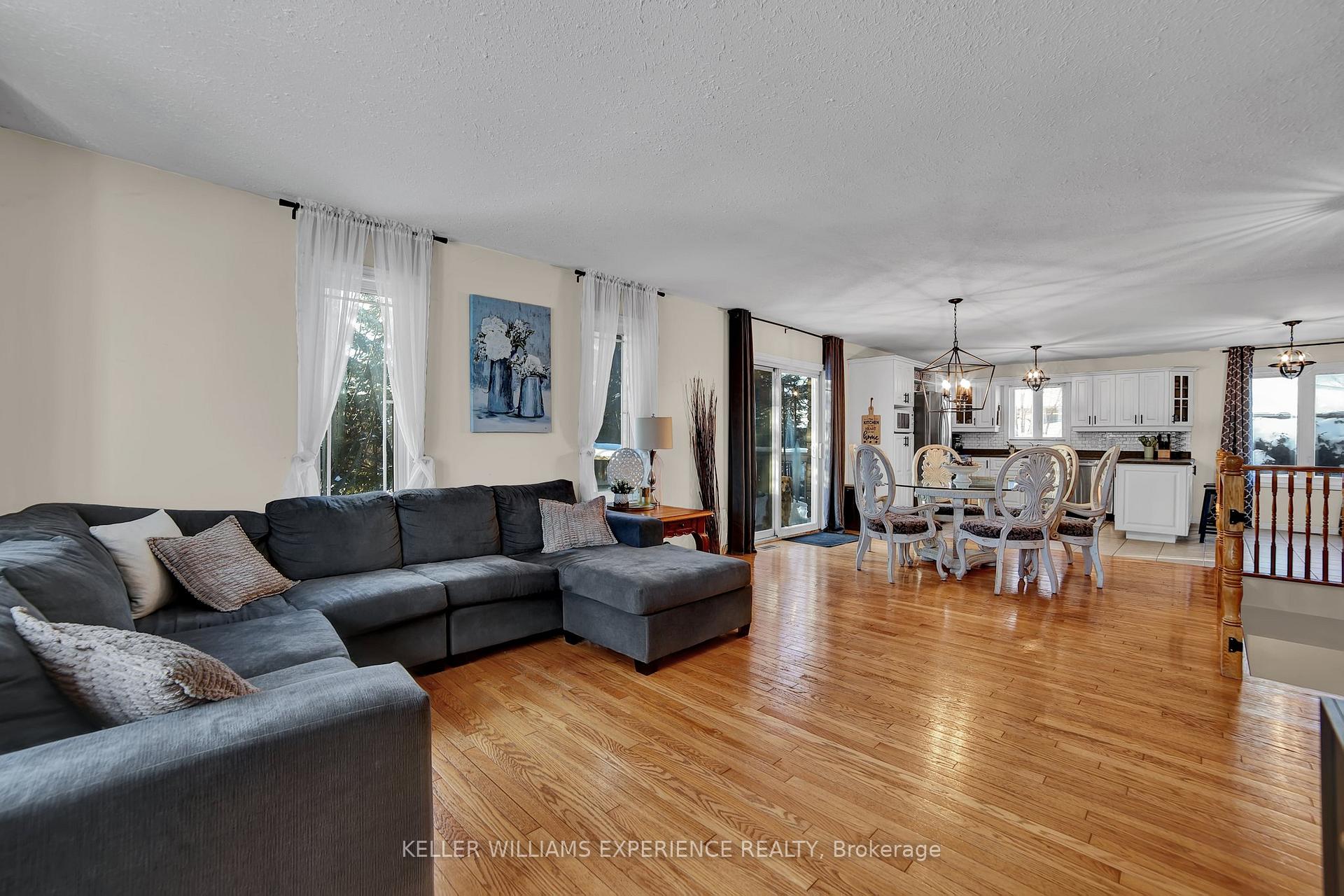 Photo 7 of 24 Graham Street, Springwater, Elmvale — HOMEH