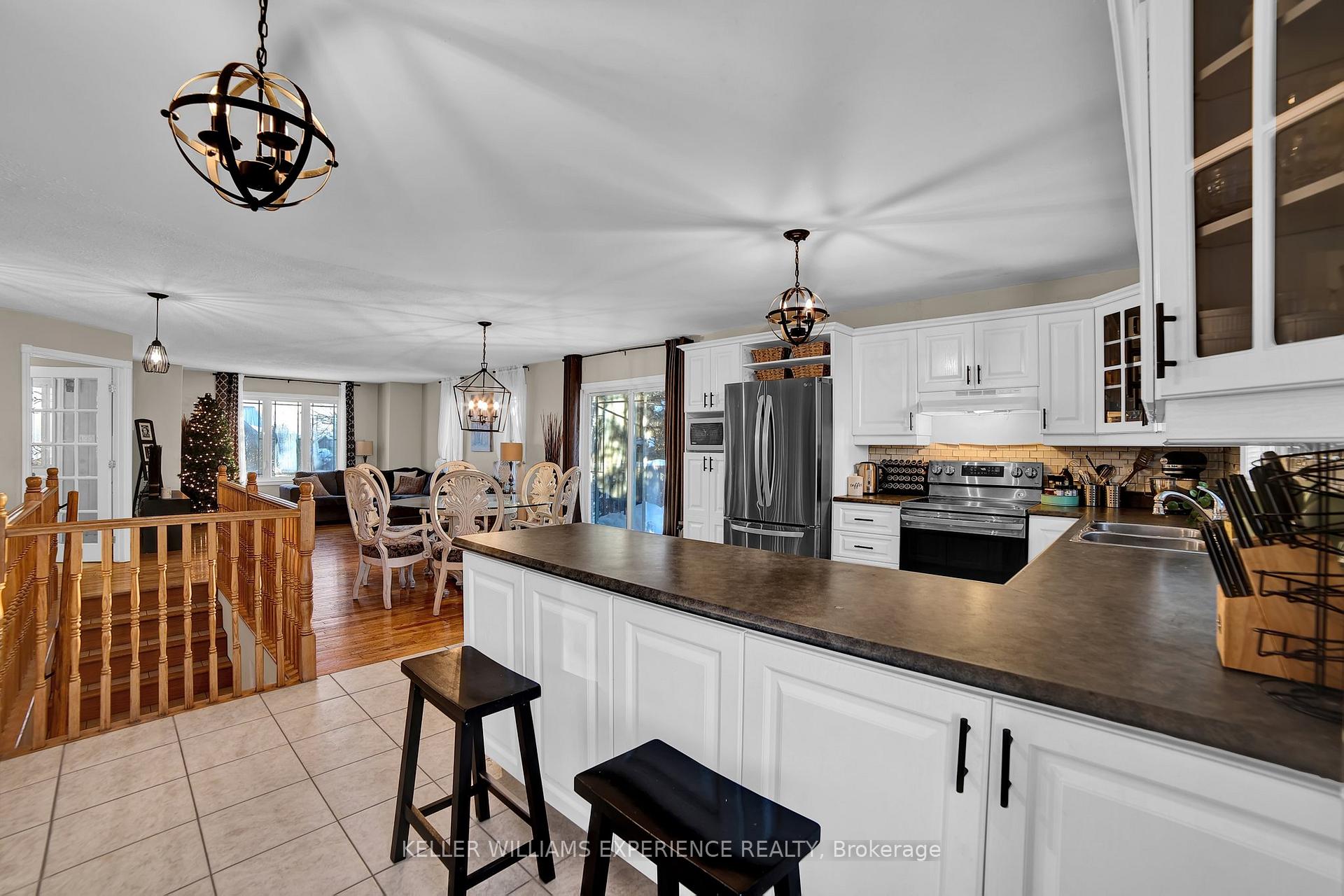 Photo 11 of 24 Graham Street, Springwater, Elmvale — HOMEH