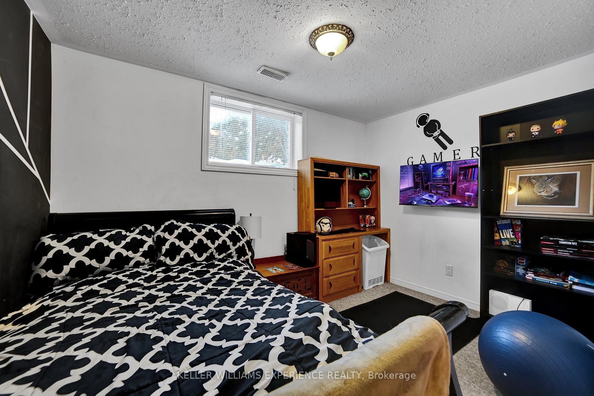 Photo 25 of 24 Graham Street, Springwater, Elmvale — HOMEH