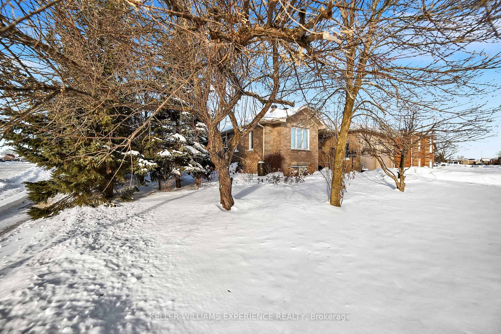 Photo 28 of 24 Graham Street, Springwater, Elmvale — HOMEH