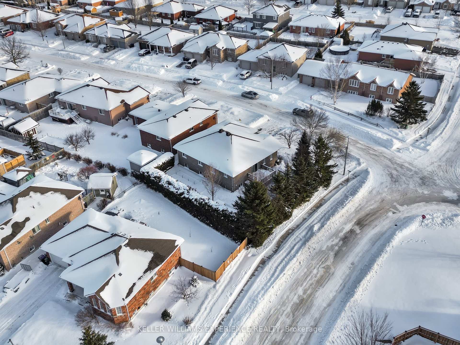 Photo 37 of 24 Graham Street, Springwater, Elmvale — HOMEH