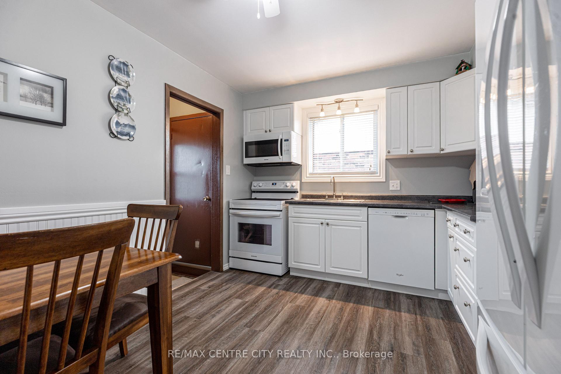 Photo 7 of 20 Caldwell Street, St. Thomas — HOMEH