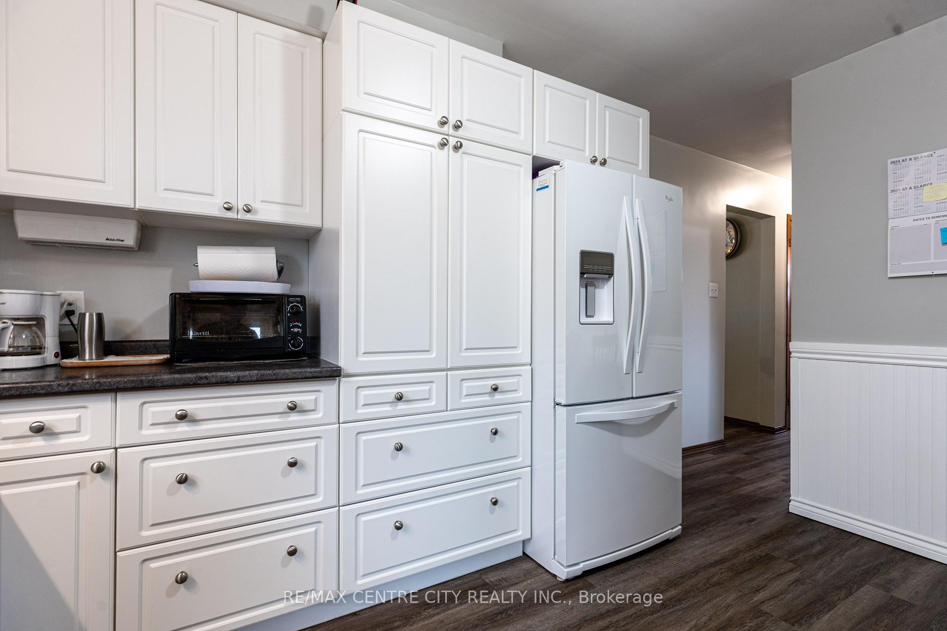Photo 9 of 20 Caldwell Street, St. Thomas — HOMEH