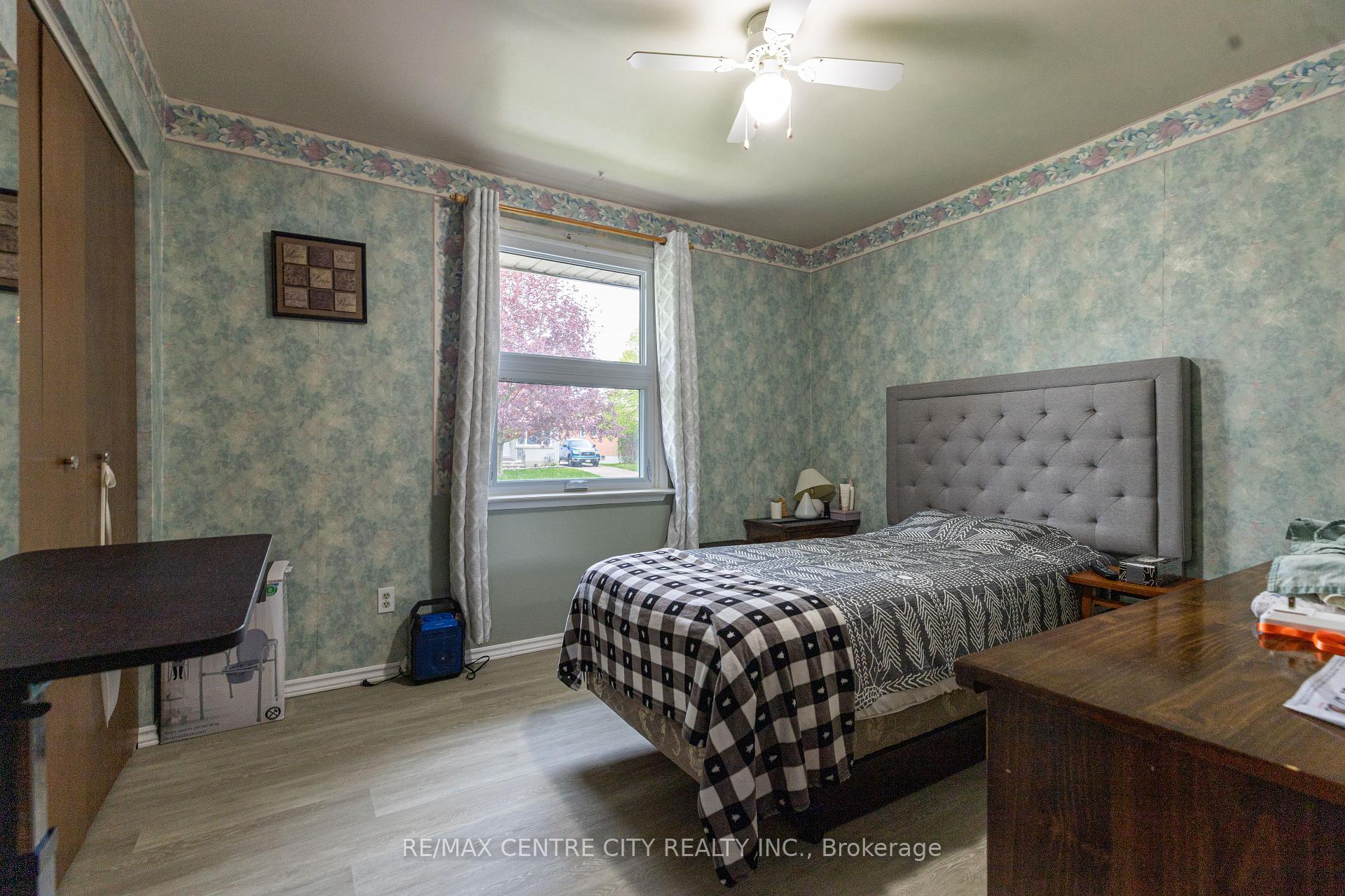 Photo 10 of 20 Caldwell Street, St. Thomas — HOMEH