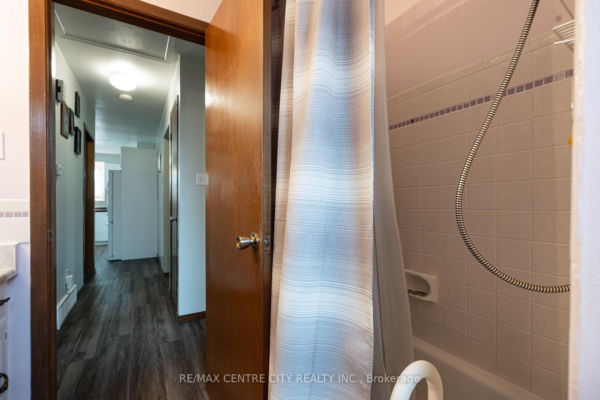 Photo 13 of 20 Caldwell Street, St. Thomas — HOMEH