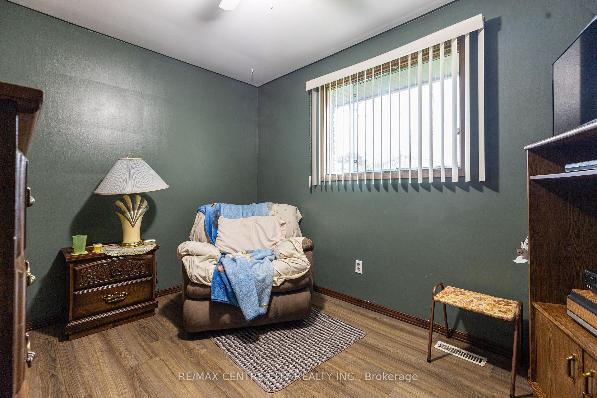 Photo 14 of 20 Caldwell Street, St. Thomas — HOMEH