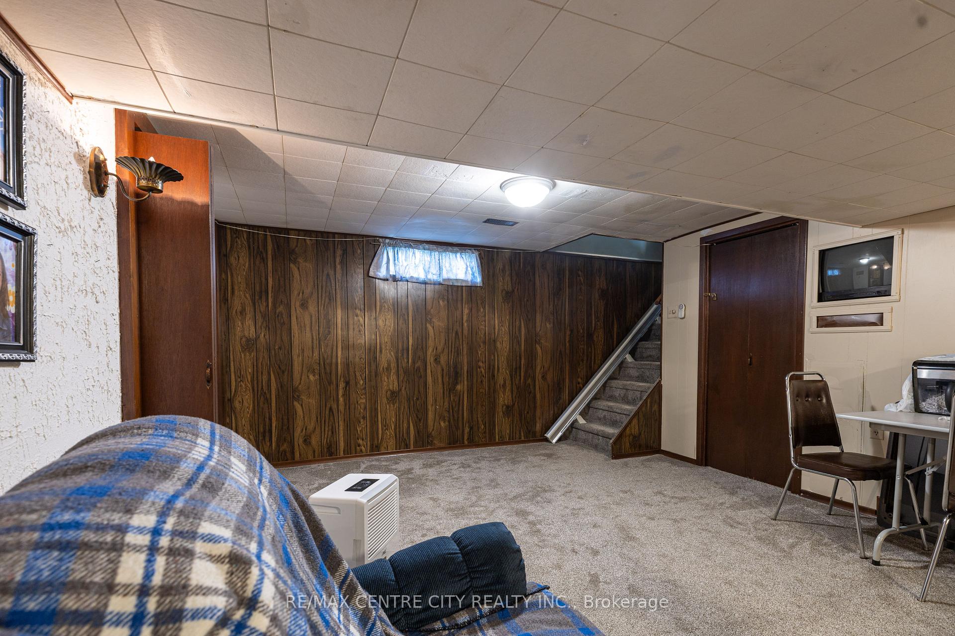 Photo 16 of 20 Caldwell Street, St. Thomas — HOMEH