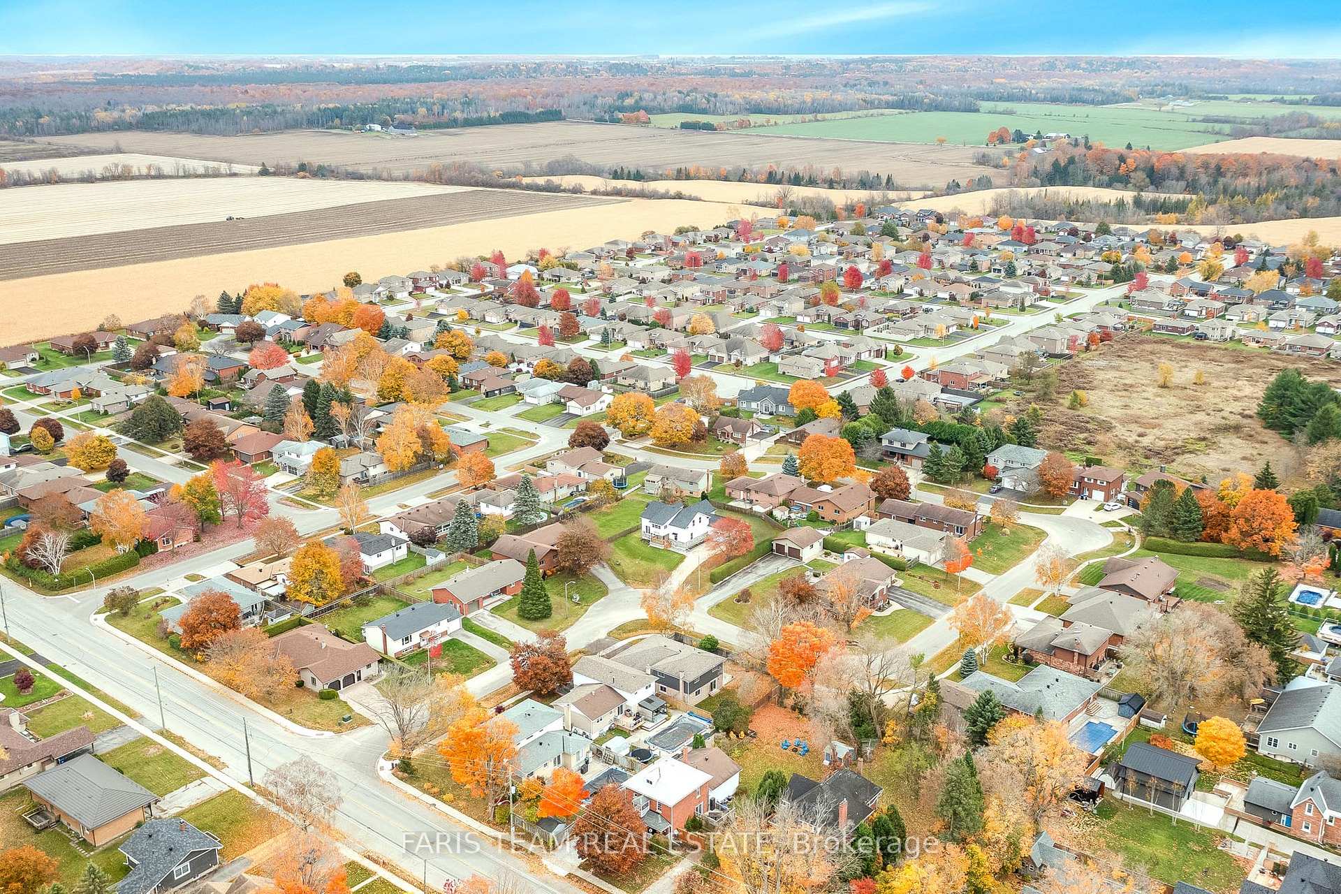 Photo 30 of 9 Bertram Drive, Springwater, Elmvale — HOMEH