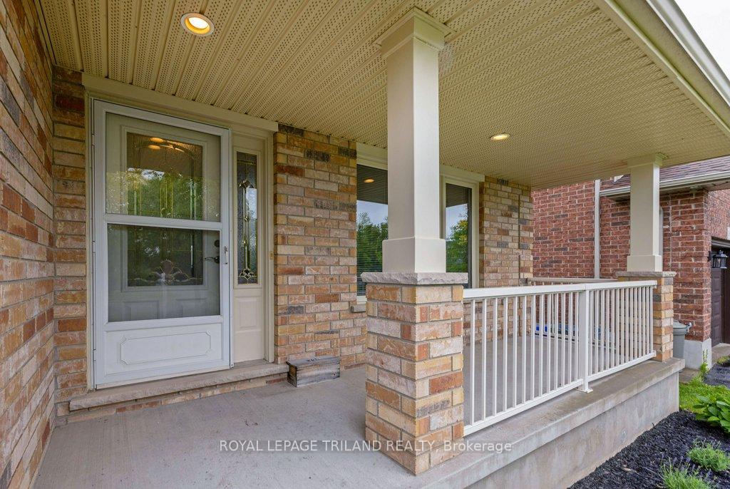 Photo 3 of 106 Hagerman Crescent, St. Thomas — HOMEH