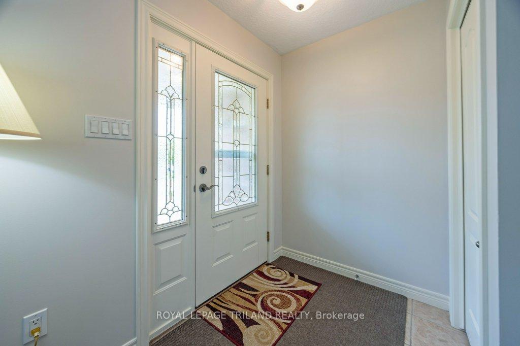 Photo 4 of 106 Hagerman Crescent, St. Thomas — HOMEH
