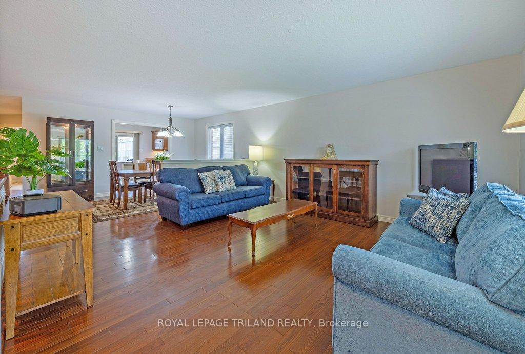 Photo 5 of 106 Hagerman Crescent, St. Thomas — HOMEH