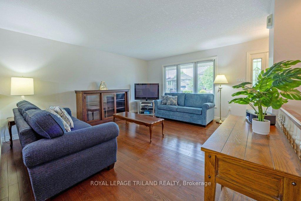 Photo 6 of 106 Hagerman Crescent, St. Thomas — HOMEH