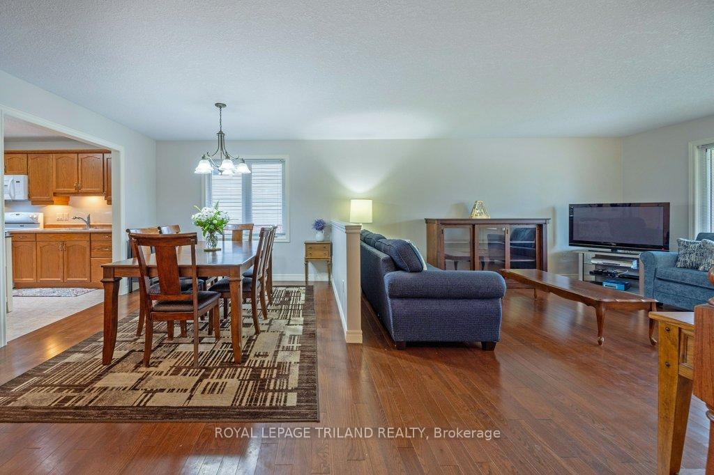 Photo 7 of 106 Hagerman Crescent, St. Thomas — HOMEH