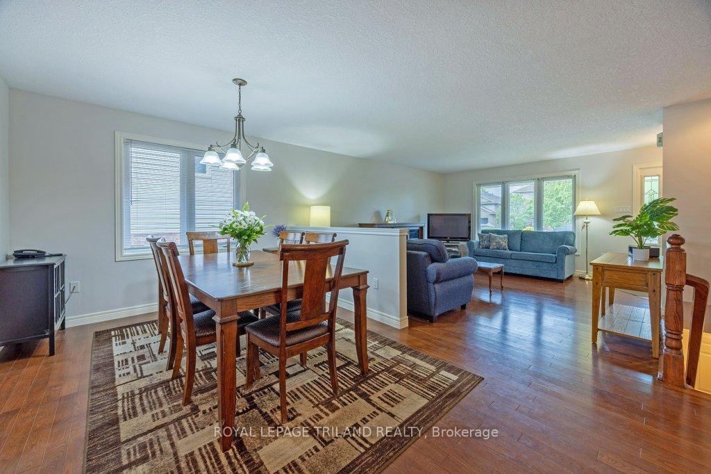 Photo 10 of 106 Hagerman Crescent, St. Thomas — HOMEH