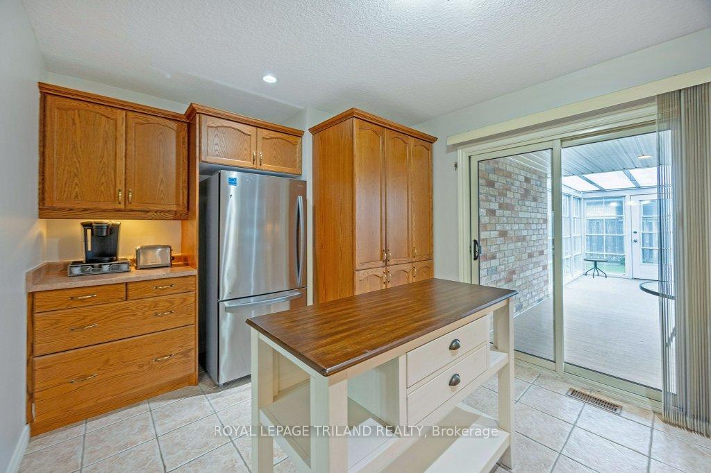 Photo 12 of 106 Hagerman Crescent, St. Thomas — HOMEH