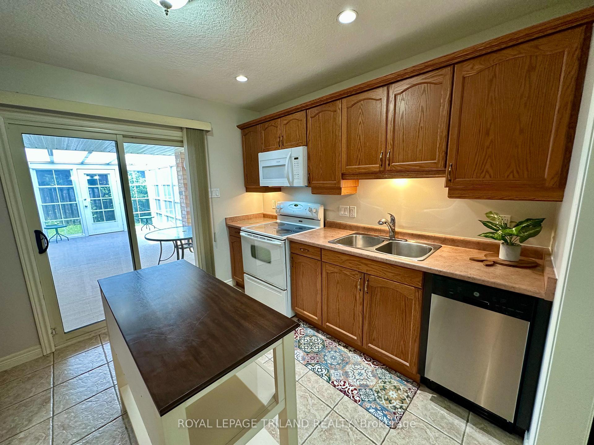 Photo 14 of 106 Hagerman Crescent, St. Thomas — HOMEH