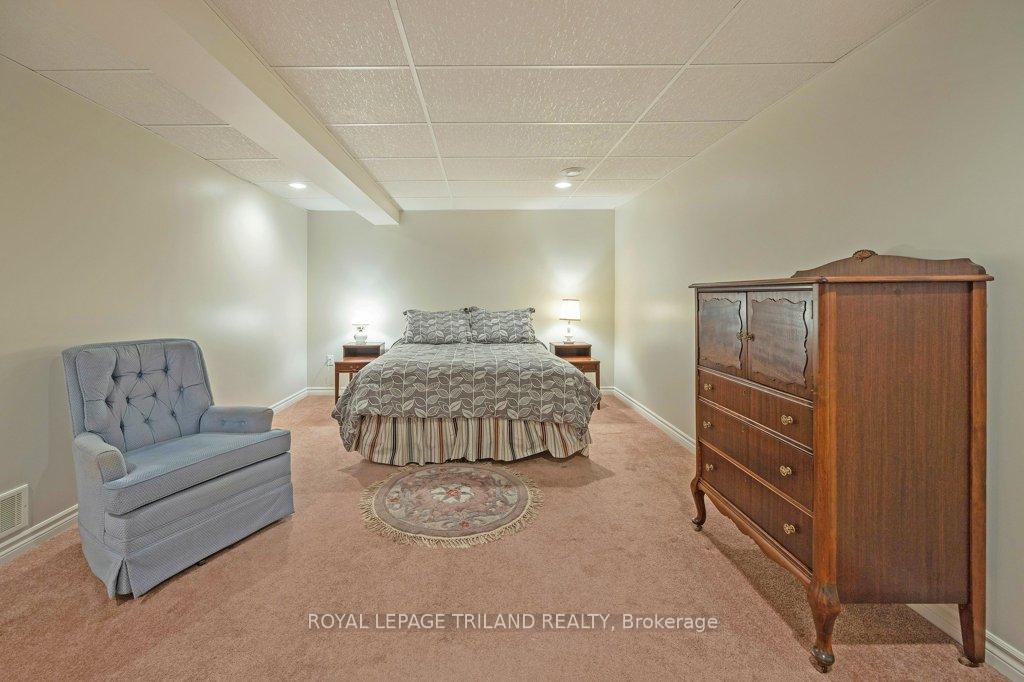 Photo 30 of 106 Hagerman Crescent, St. Thomas — HOMEH